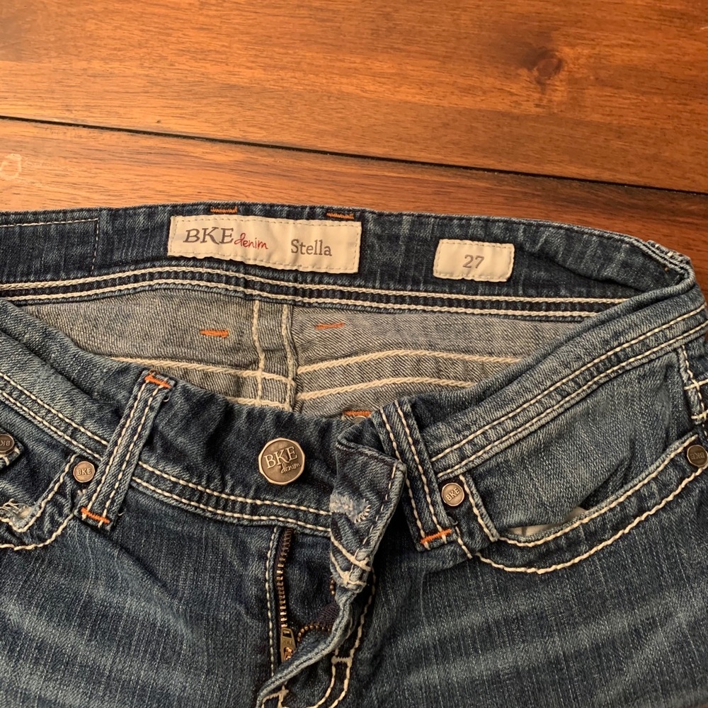 Buckle Cropped Jeans